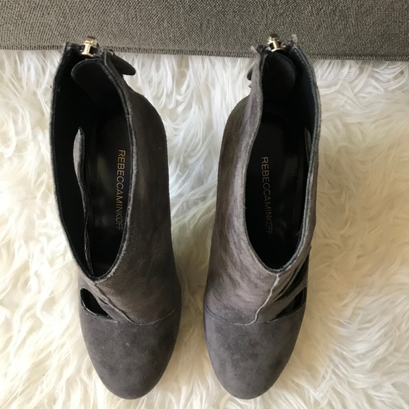 Rebecca Minkoff Acadia Gray Suede Cut Out Round Toe Heeled Ankle Booties - Picture 5 of 8